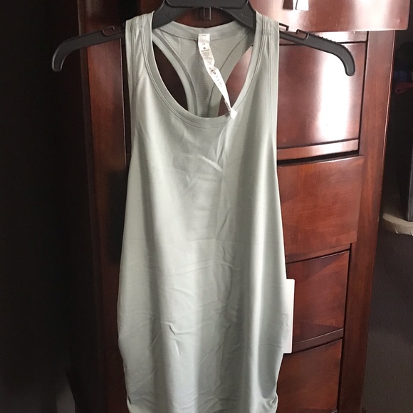 Lululemon Tank - Picture 1 of 5